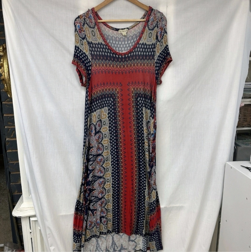 Live and Let Live Women’s Large Multicolor Stretchy Round neck Mid Length Dress